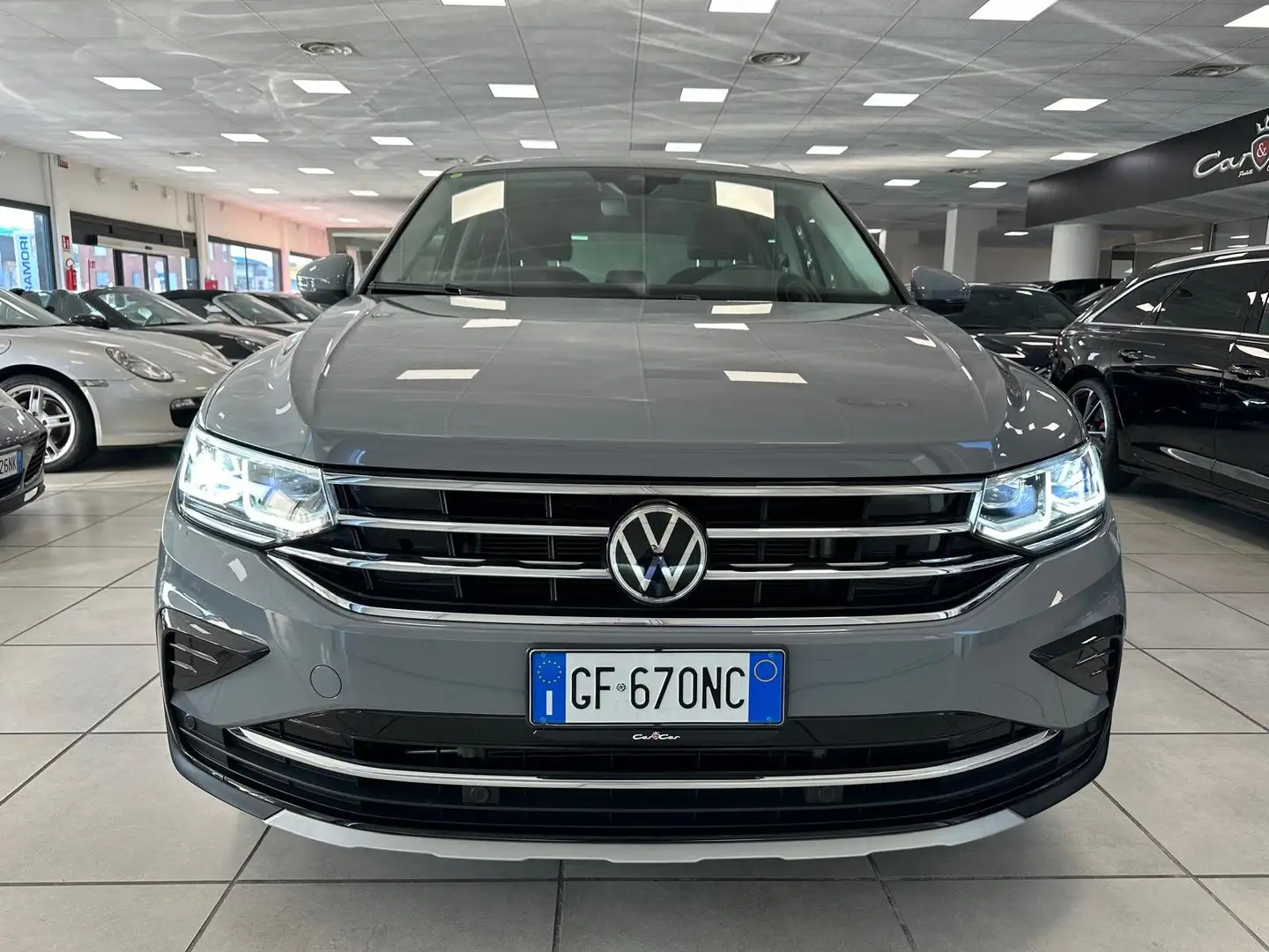 Volkswagen Tiguan 2.0 tdi Elegance 150cv dsg Grigio - 2