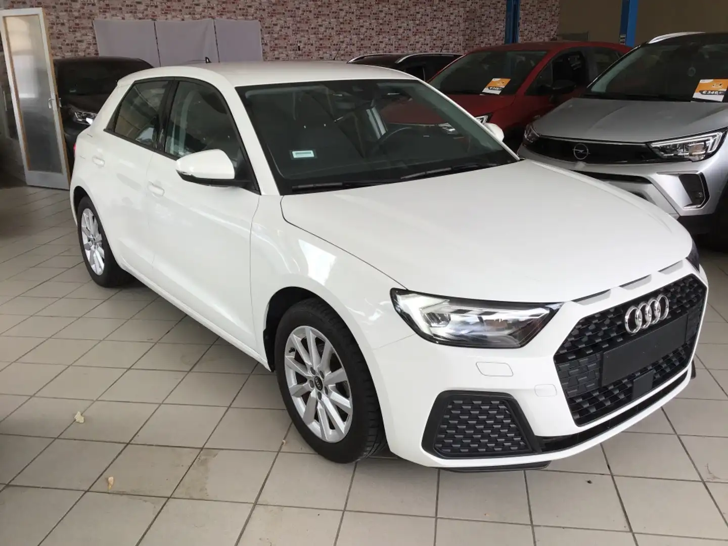 Audi A1 Sportback 30 TFSI Pro Line S Wit - 1