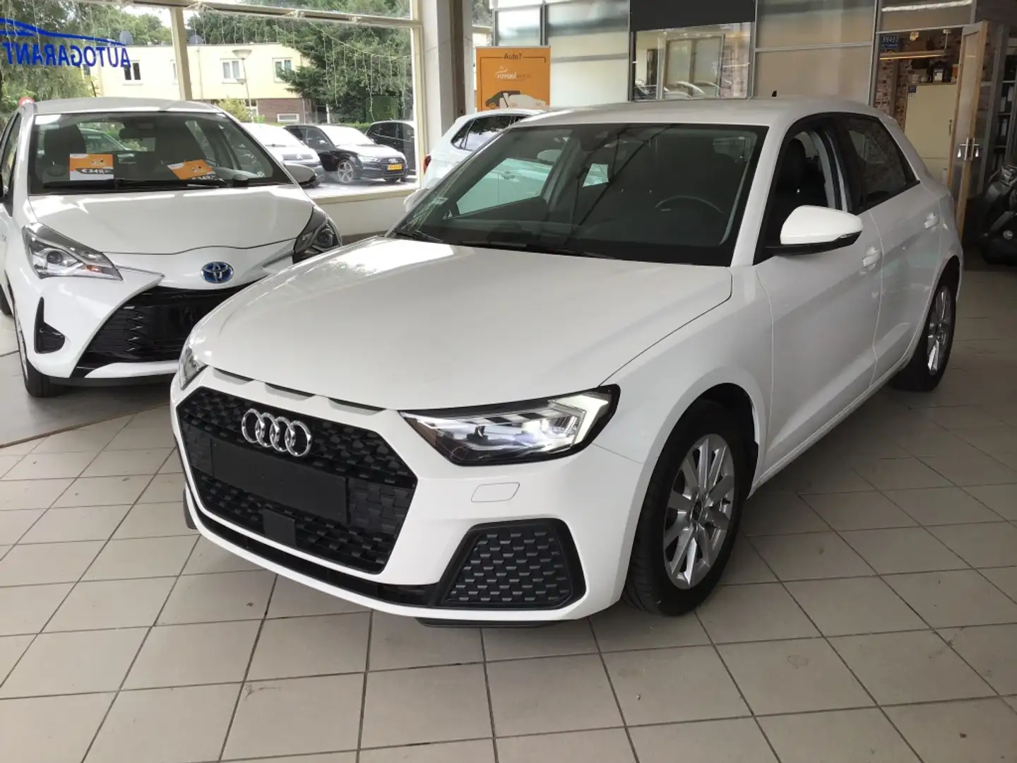 Audi A1 Sportback 30 TFSI Pro Line S Wit - 2