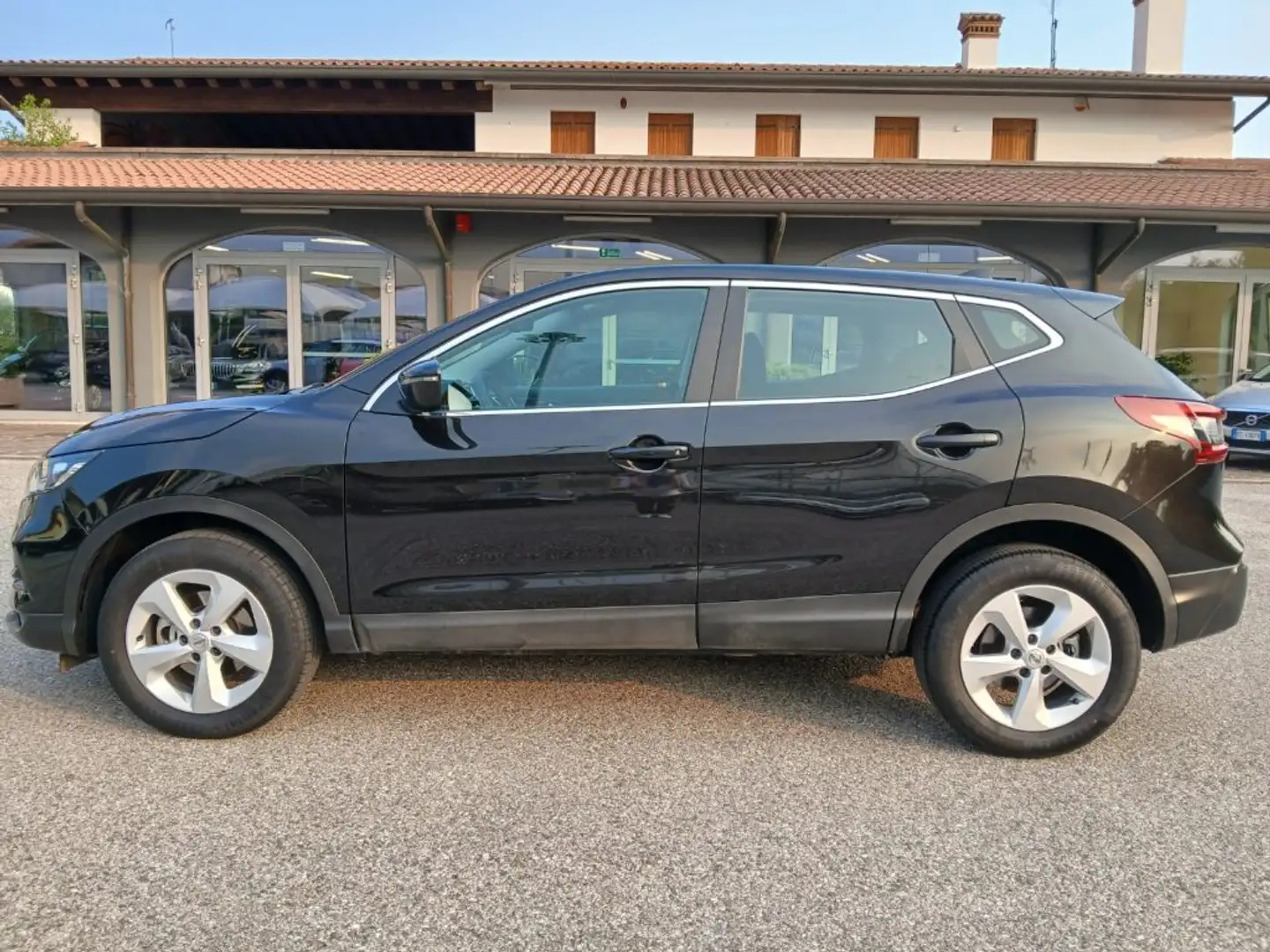 Nissan Qashqai 1.3 DIG-T 140 CV Business Schwarz - 2