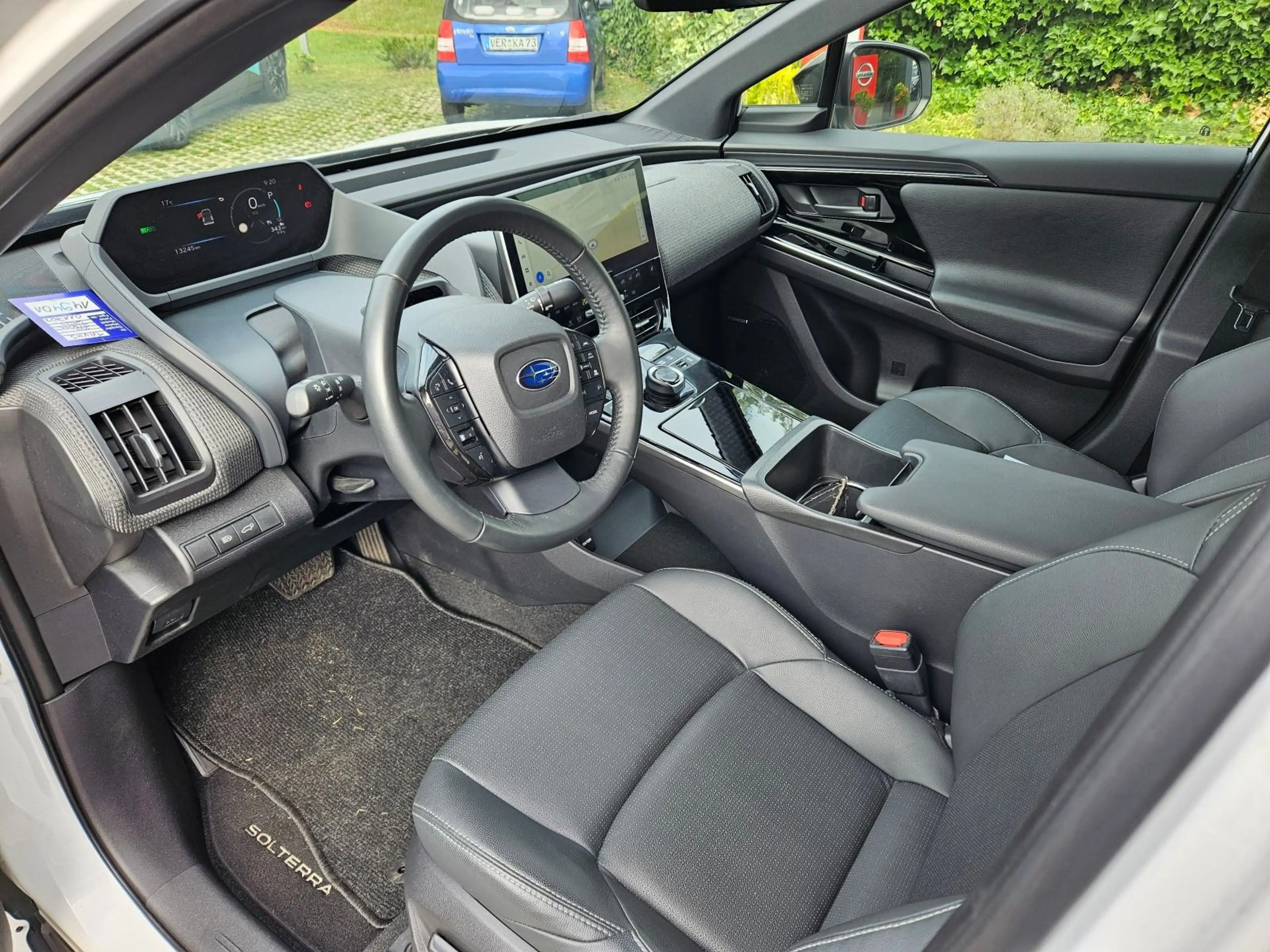 Subaru Solterra Platinum AWD — photo 9