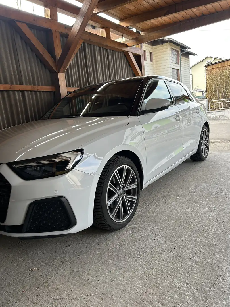 Audi A1 Sportback 30 TFSI intense S-tronic Weiß - 1