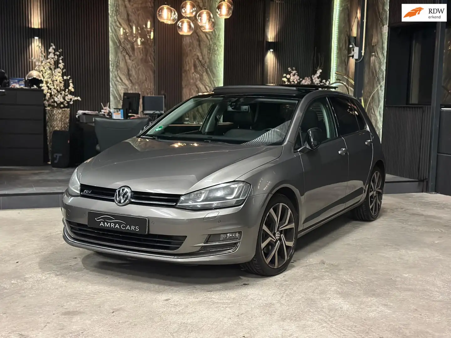 Volkswagen Golf 1.4 TSI R-Line Full option Grijs - 1
