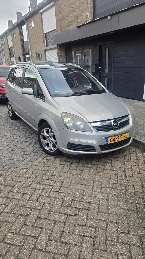 Opel Zafira 2.2 - 1