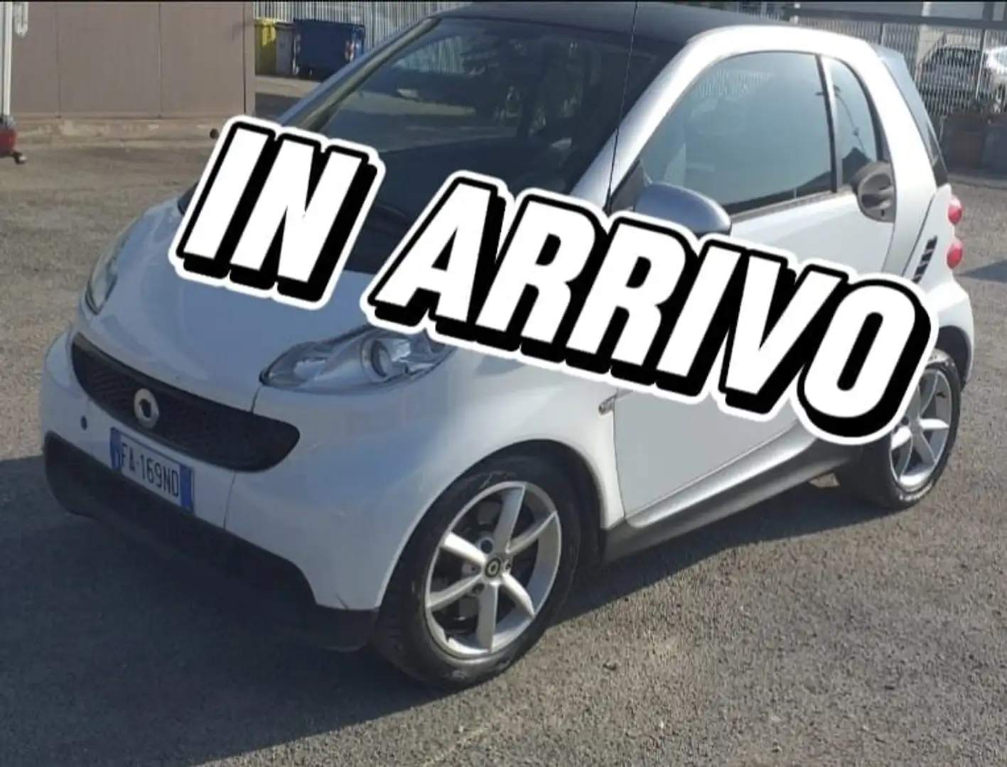 smart forTwo Fortwo 1.0 mhd Pure 61cv FL Bianco - 1