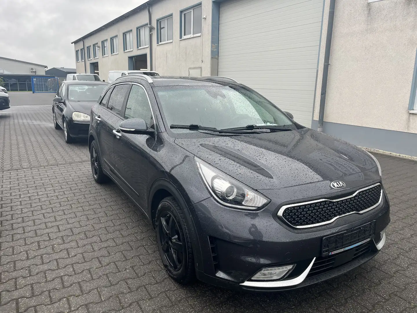 Kia Niro Vision 1.6 Hybrid Benzin, EU6, Automatik Grau - 2