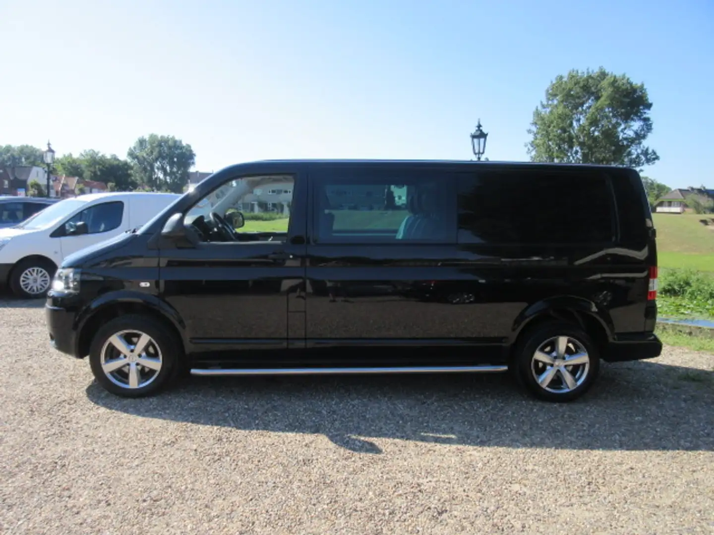 Volkswagen T5 Transporter 2.0 TDI DC Comfortline - Airco - 6 Bak Zwart - 2