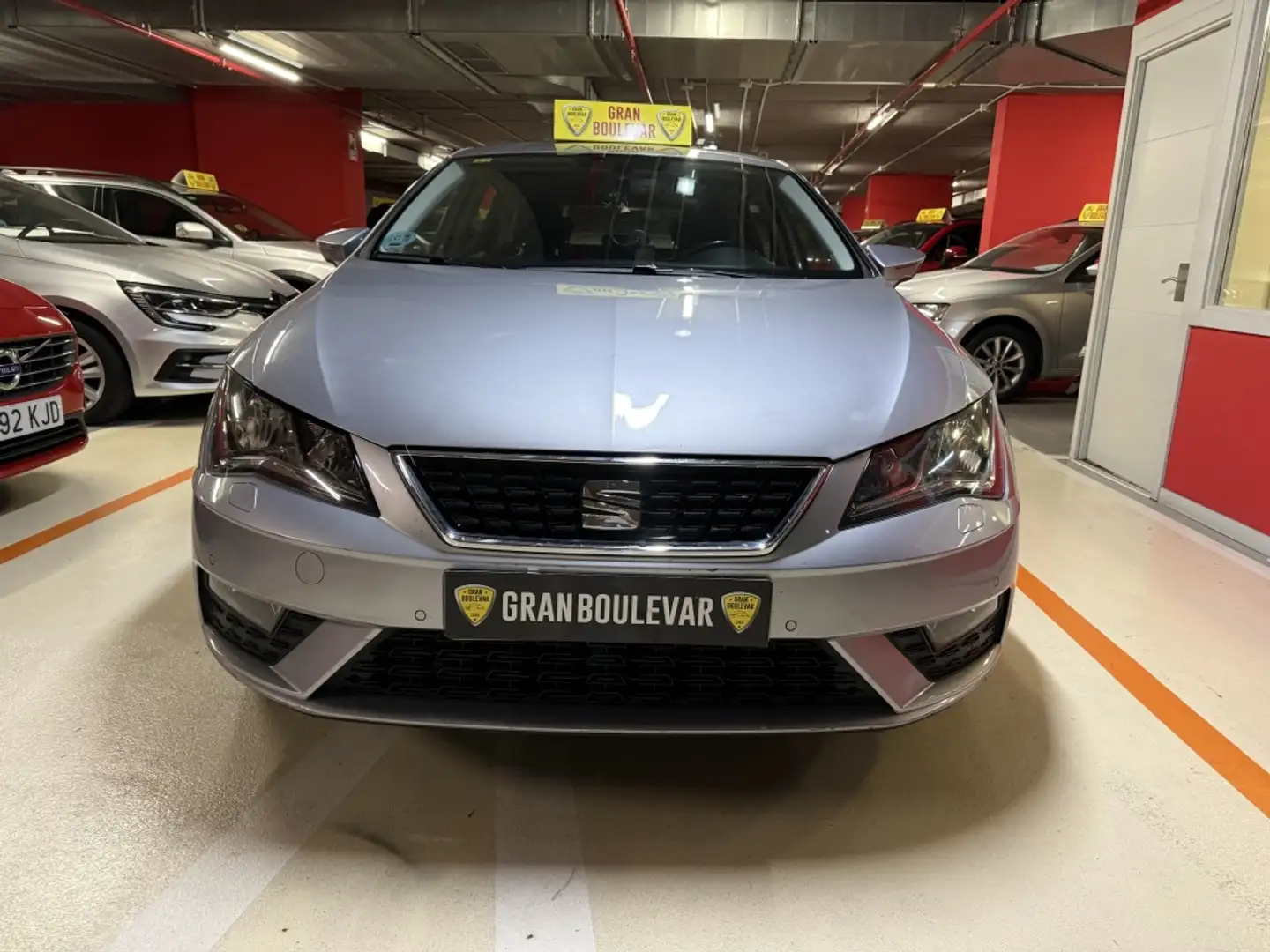 SEAT Leon 1.6TDI CR S&S Style 115 Gris - 2