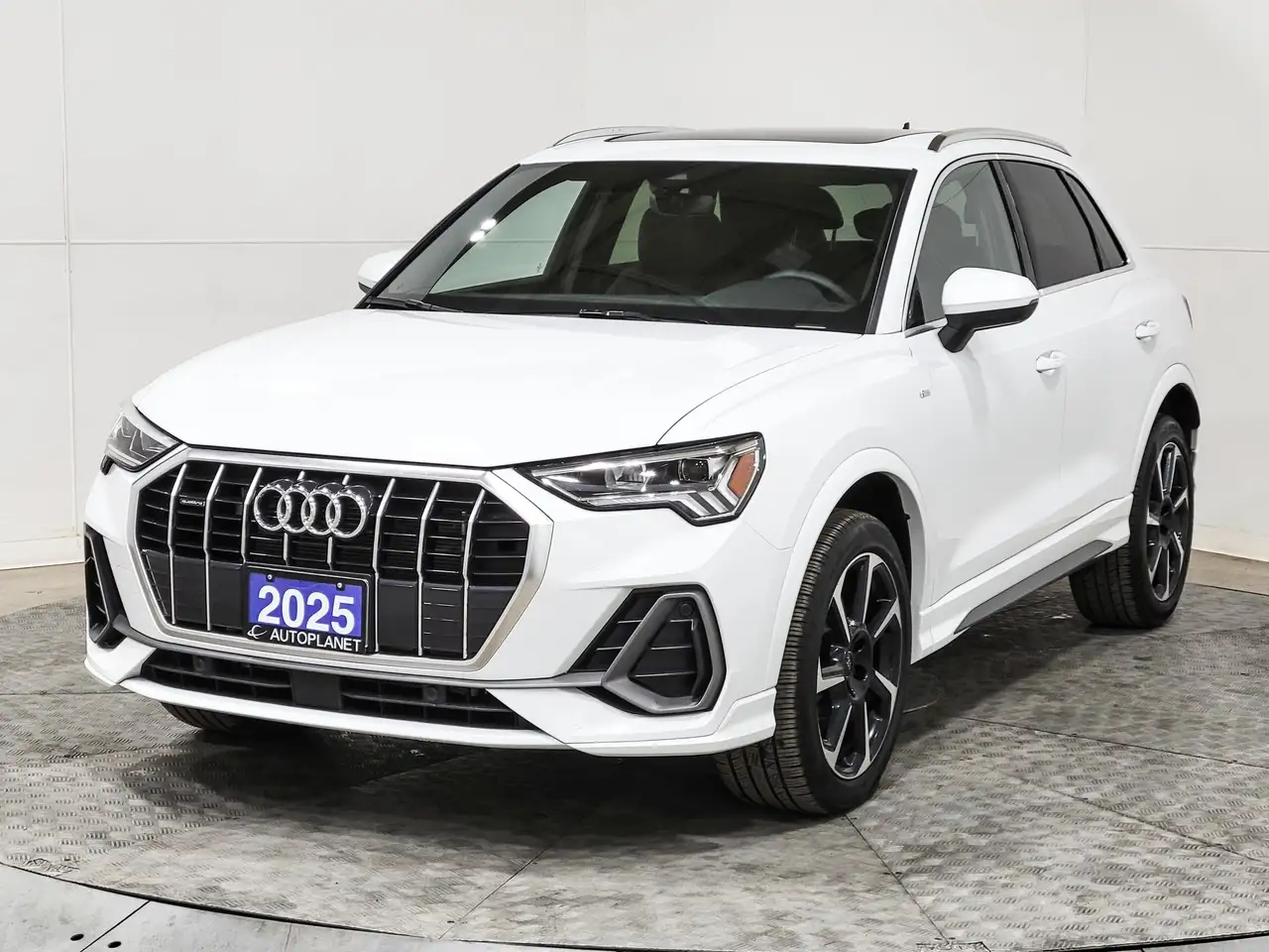 Audi Q3 снимка Audi Q3