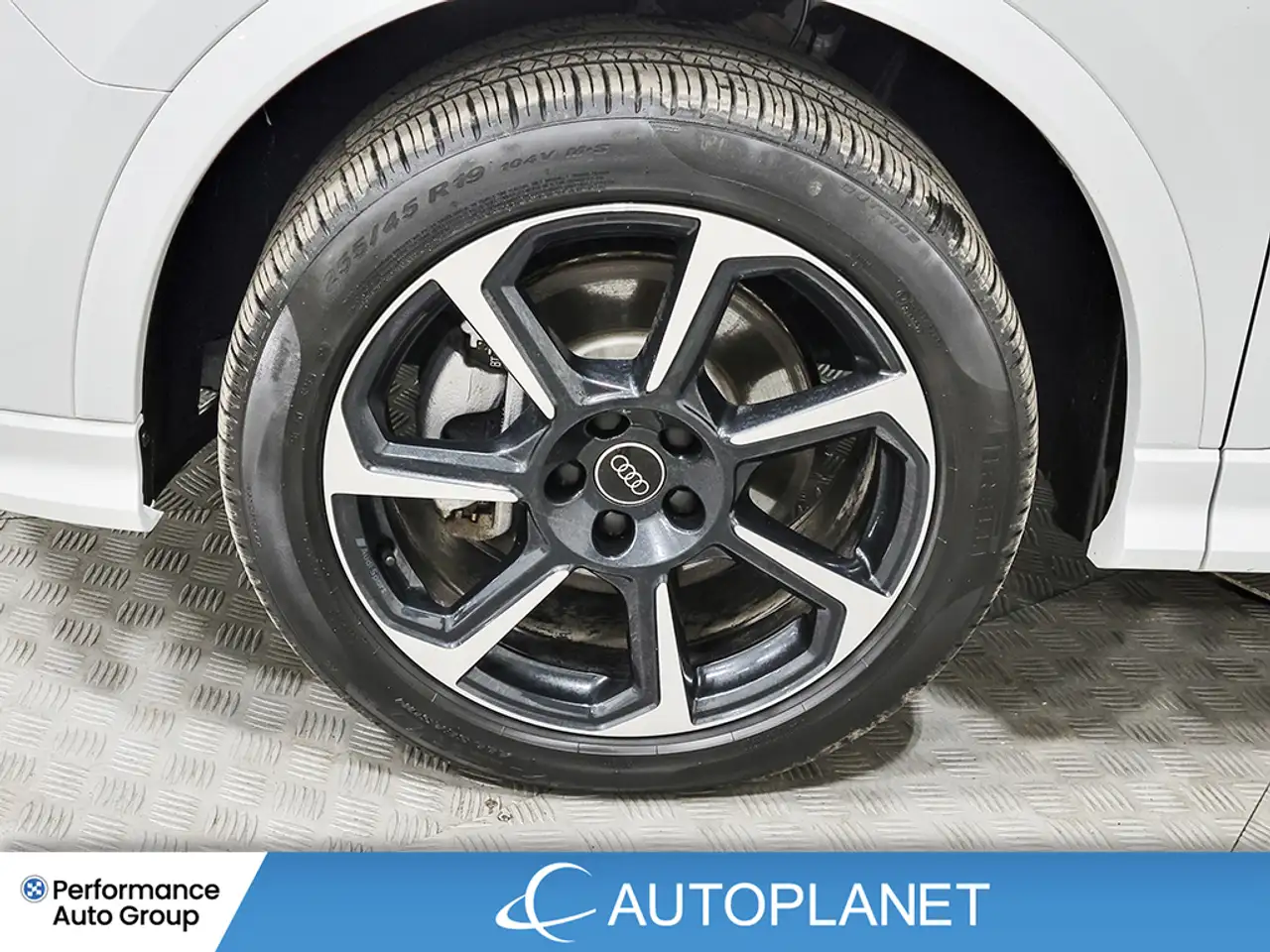 Audi Q3 снимка Audi Q3
