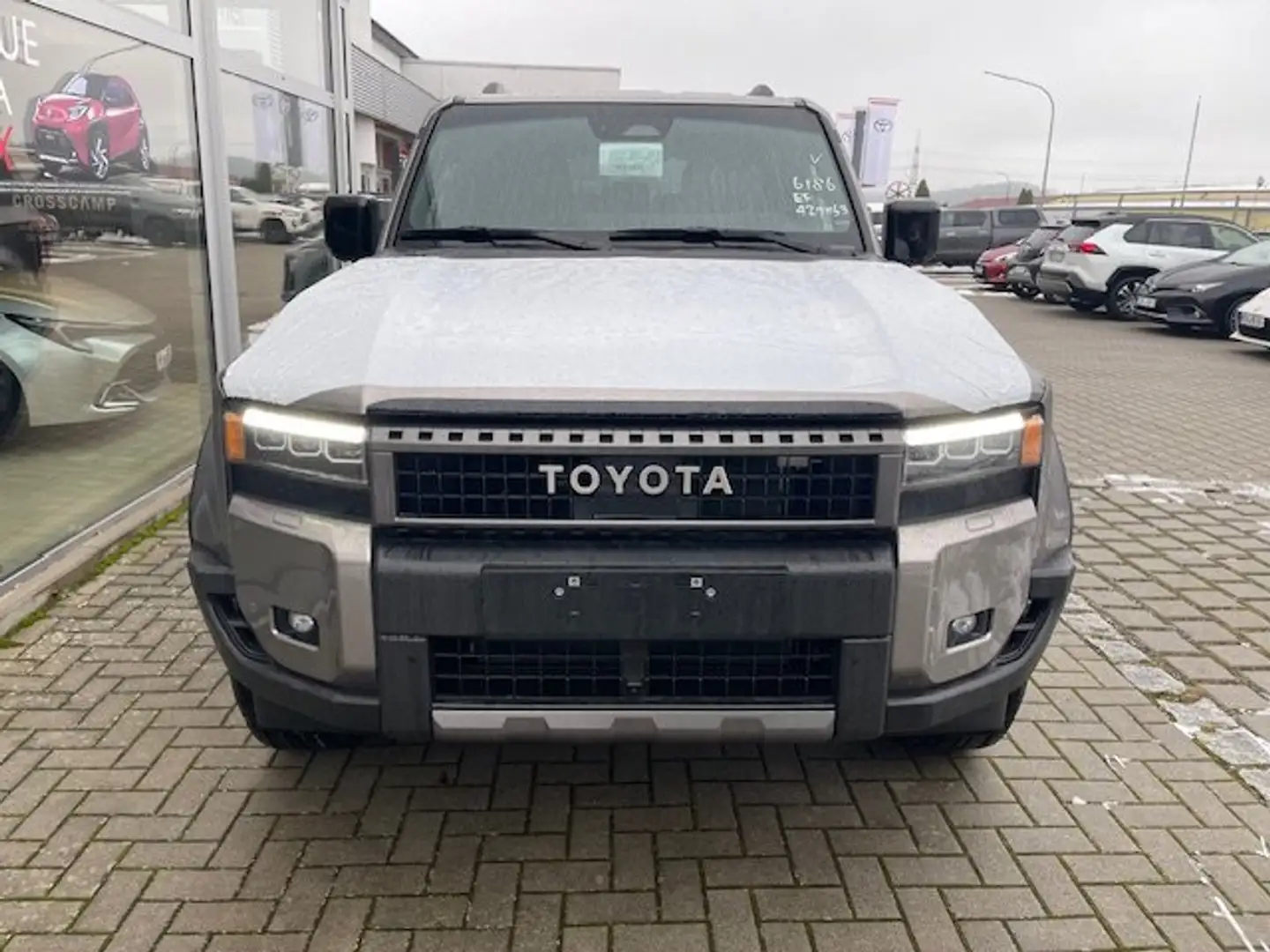 Toyota Land Cruiser Land Cruiser 2.8 D-4D Mild-Hybrid Automatik Execut Brons - 2