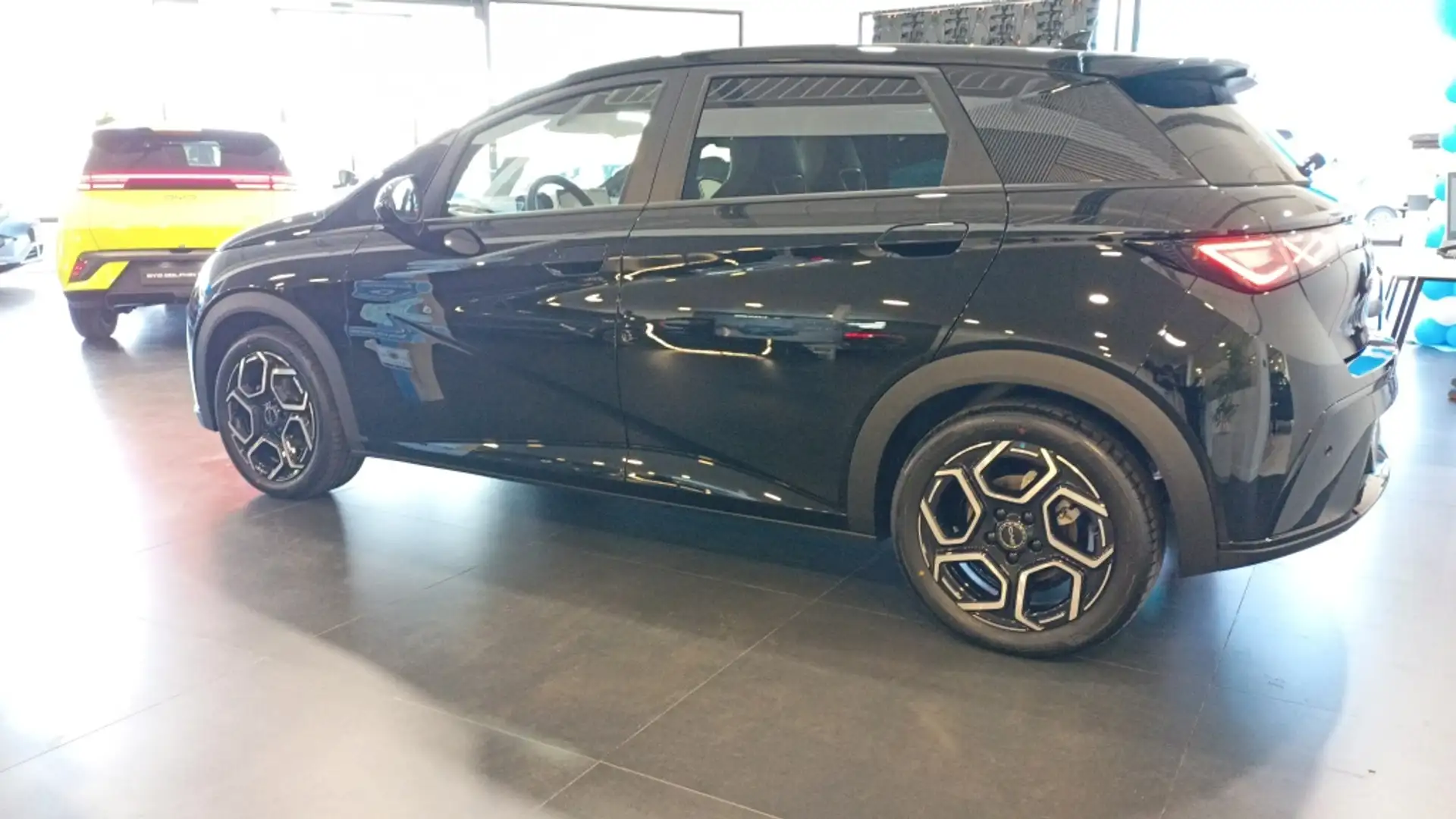 BYD Dolphin Design Negro - 2