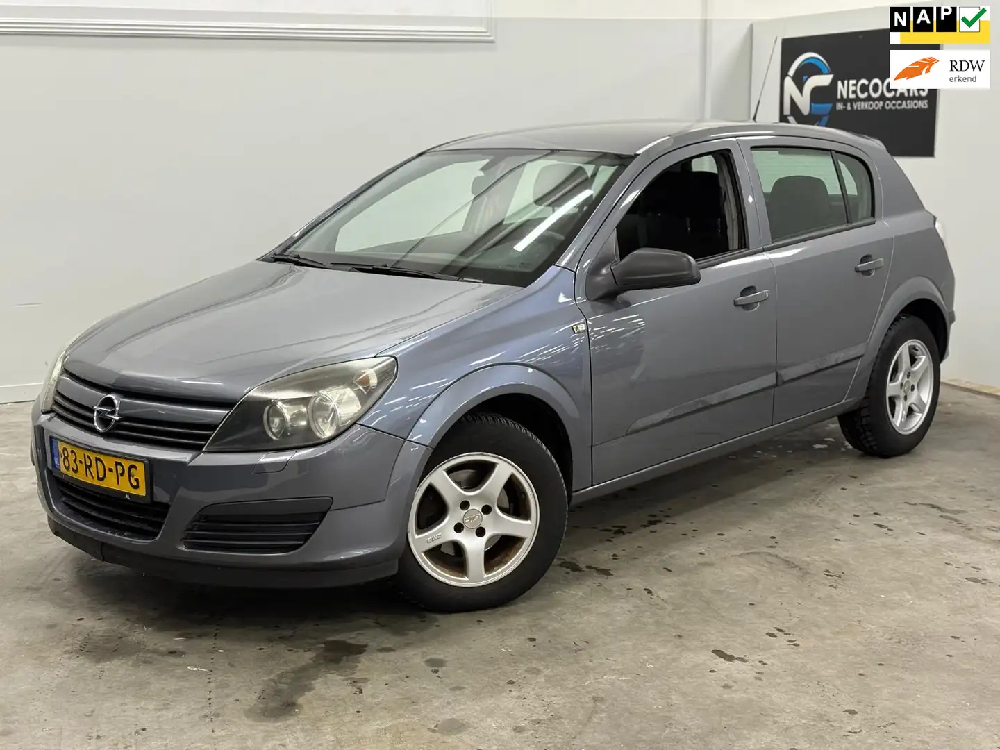 Opel Astra 1.6 Essentia / AUTOMAAT / NIEUWE APK Grau - 1