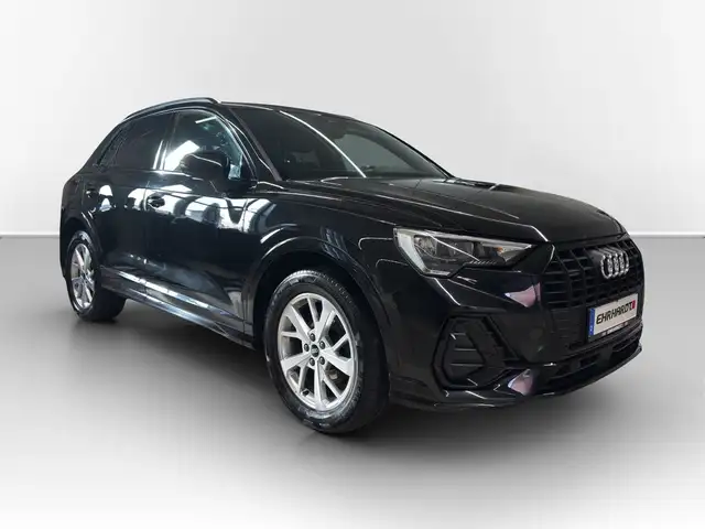 Audi Q3 view 5