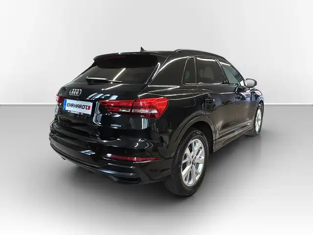 Audi Q3 view 6