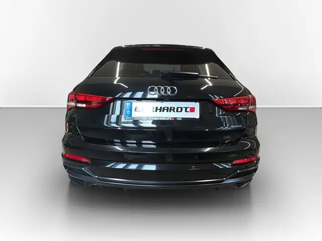 Audi Q3 view 7