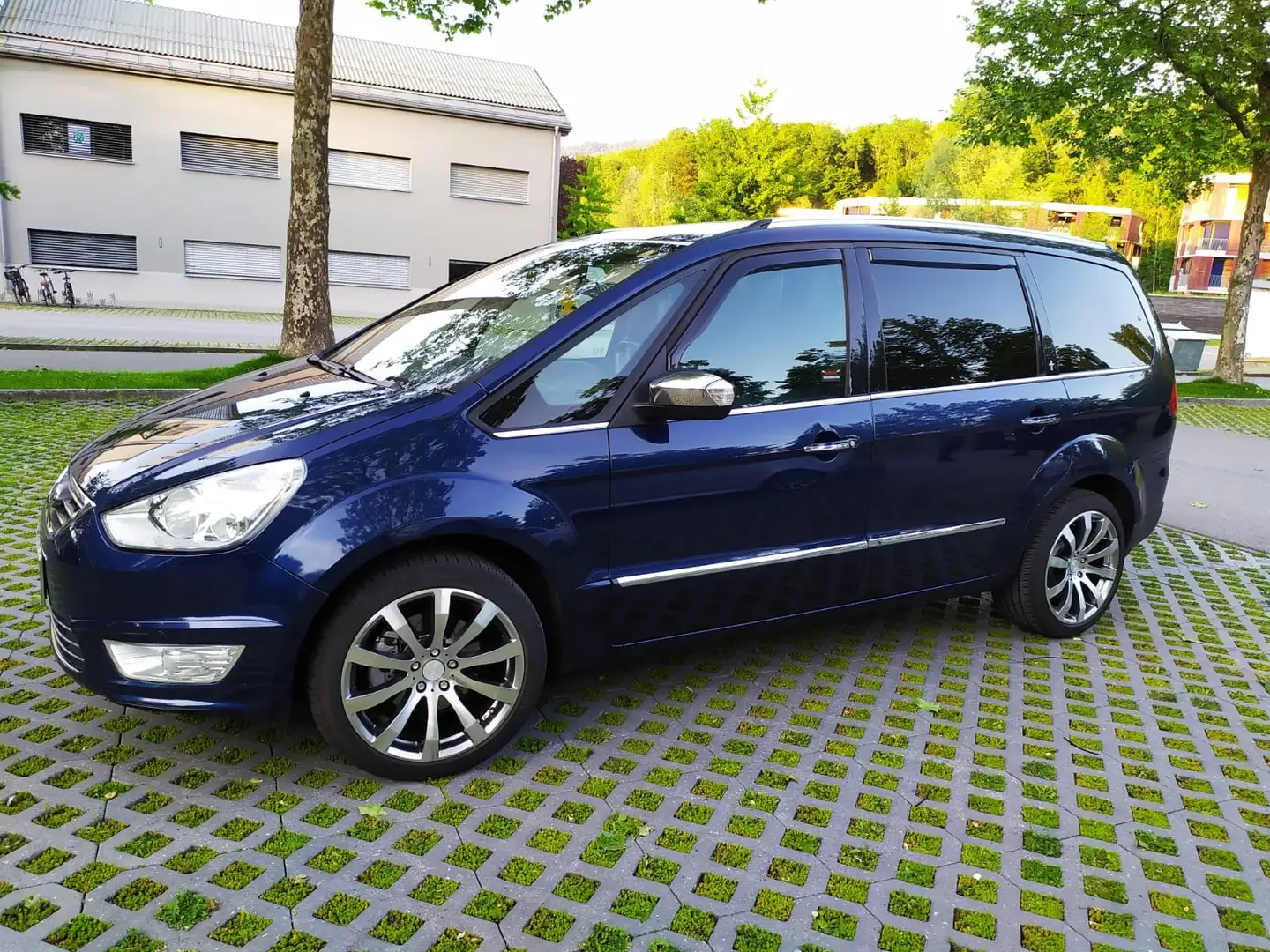 Ford Galaxy Galaxy Titanium 2,0 TDCi DPF Titanium Blau - 2