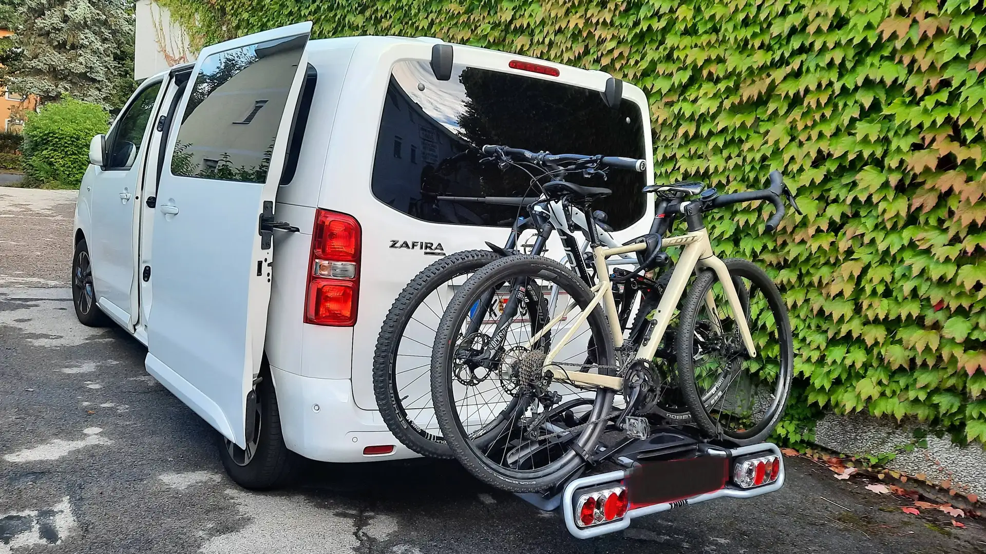 Opel Zafira Life M Innovation 8 Sitze Leder Panoramadach AHK Weiß - 2