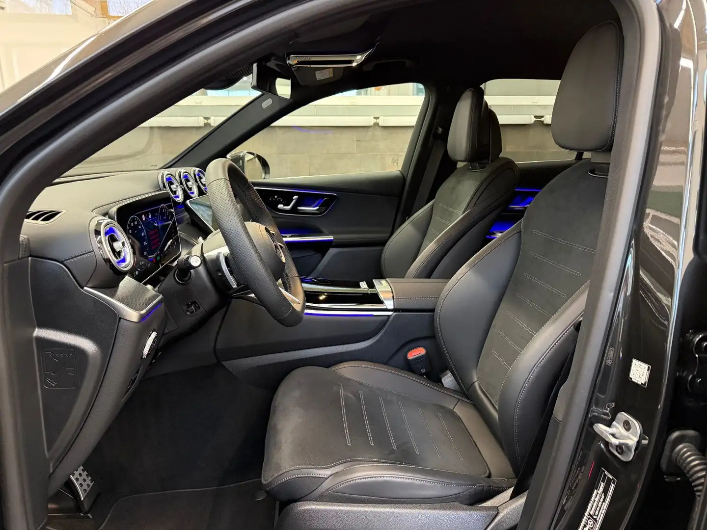 Mercedes-Benz GLC 300 de 4Matic Edition AMG Line DAB RFK LEDER Grau - 2