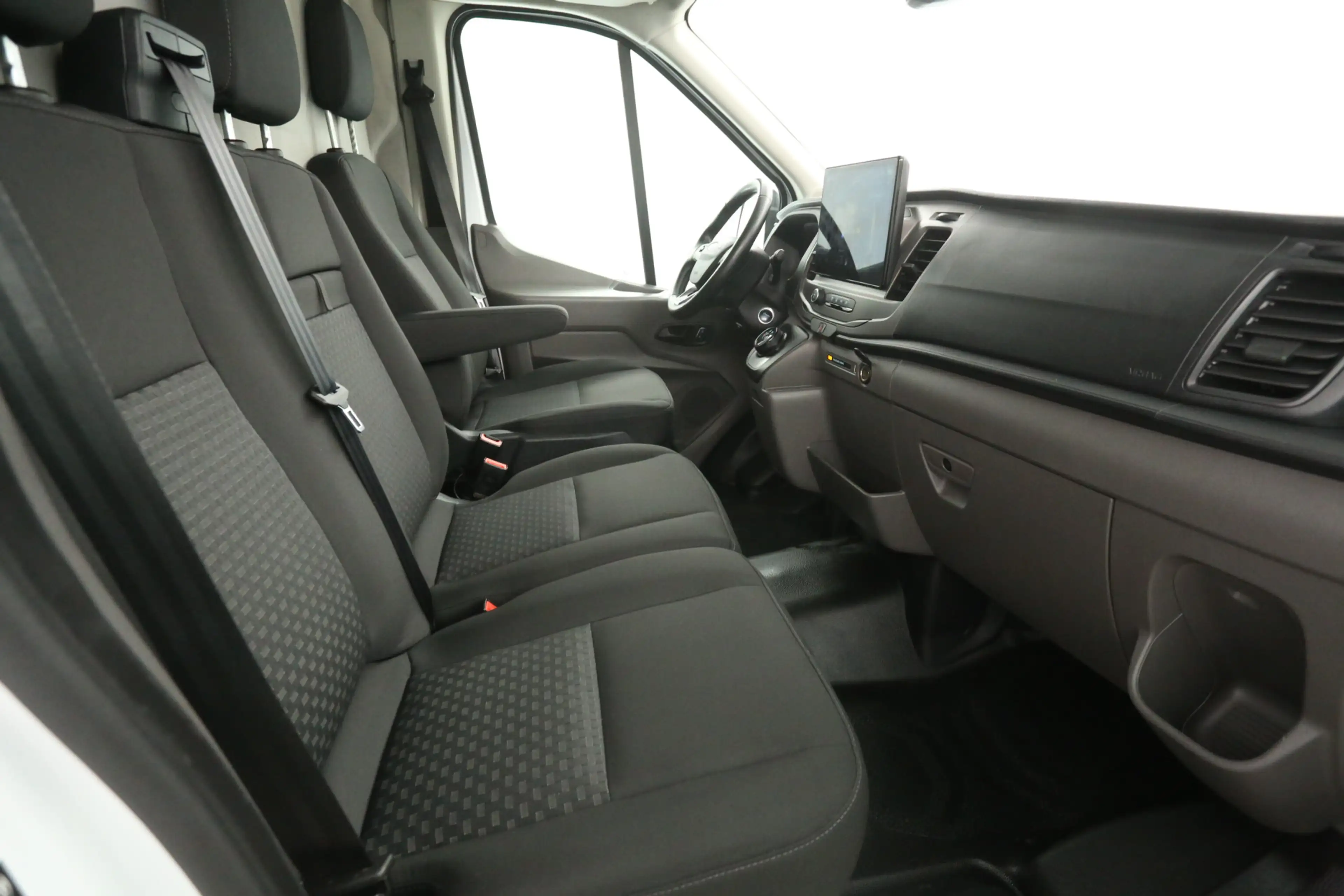 Ford E-Transit L3H2 68 kWh 184PK | Snelladen | SOH 94% | Clima | — photo 24