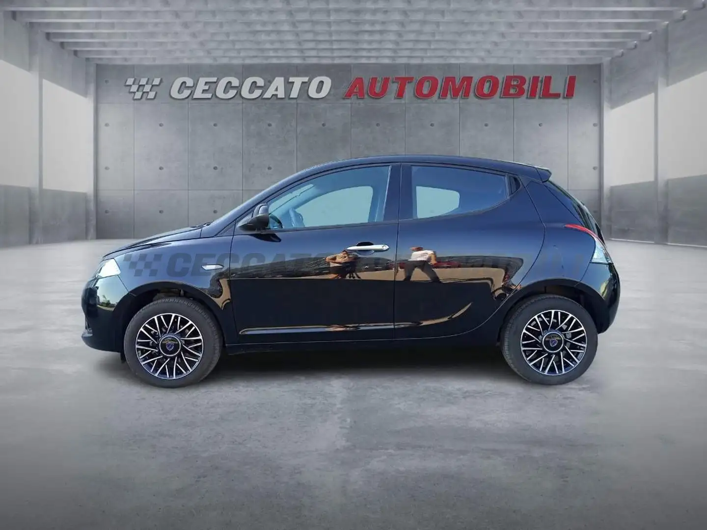 Lancia Ypsilon Ypsilon 1.0 firefly hybrid Platino s&s 70cv Nero - 2
