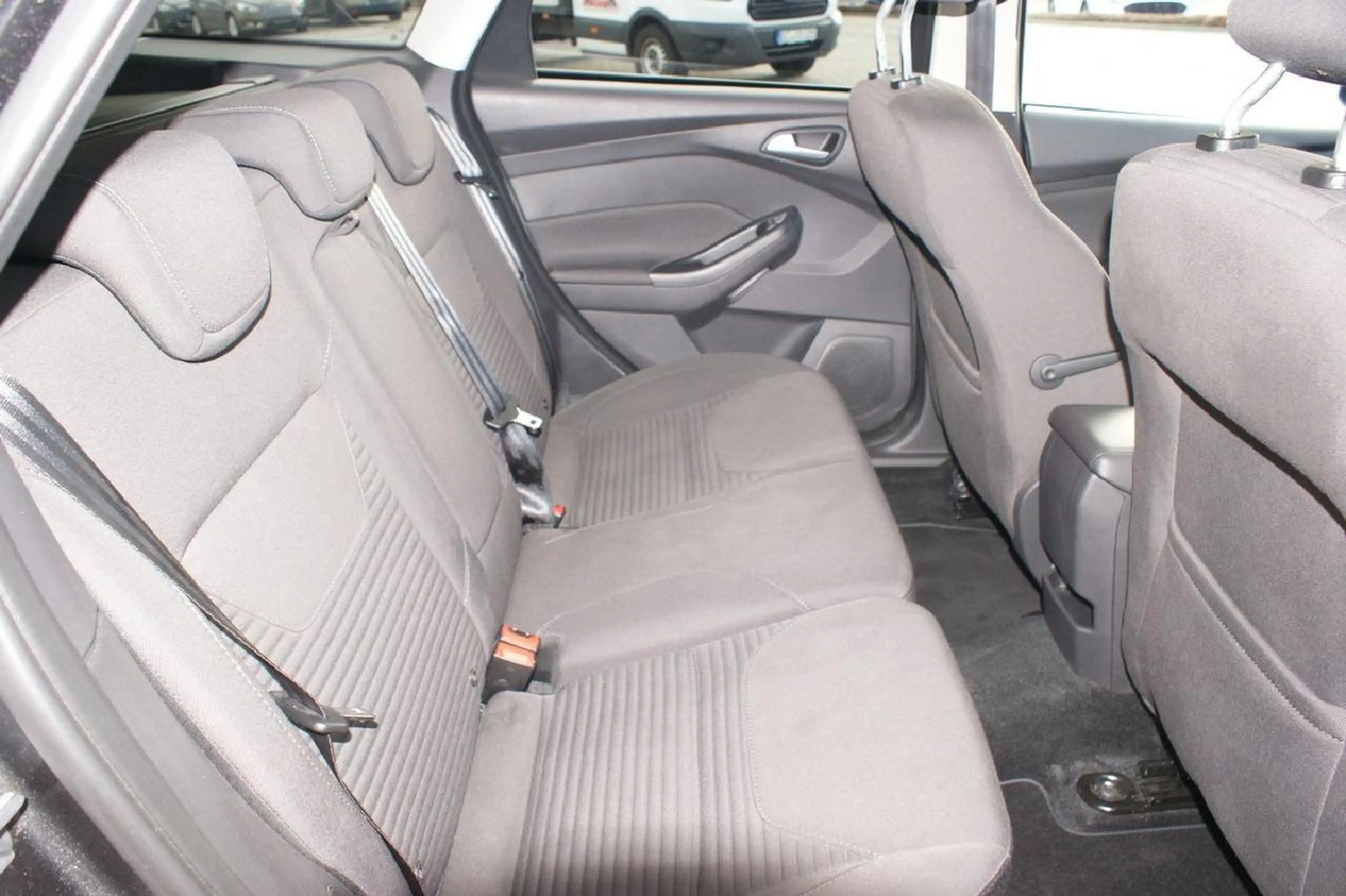Ford Focus Titanium Navi Alu Xenon AHK — photo 7