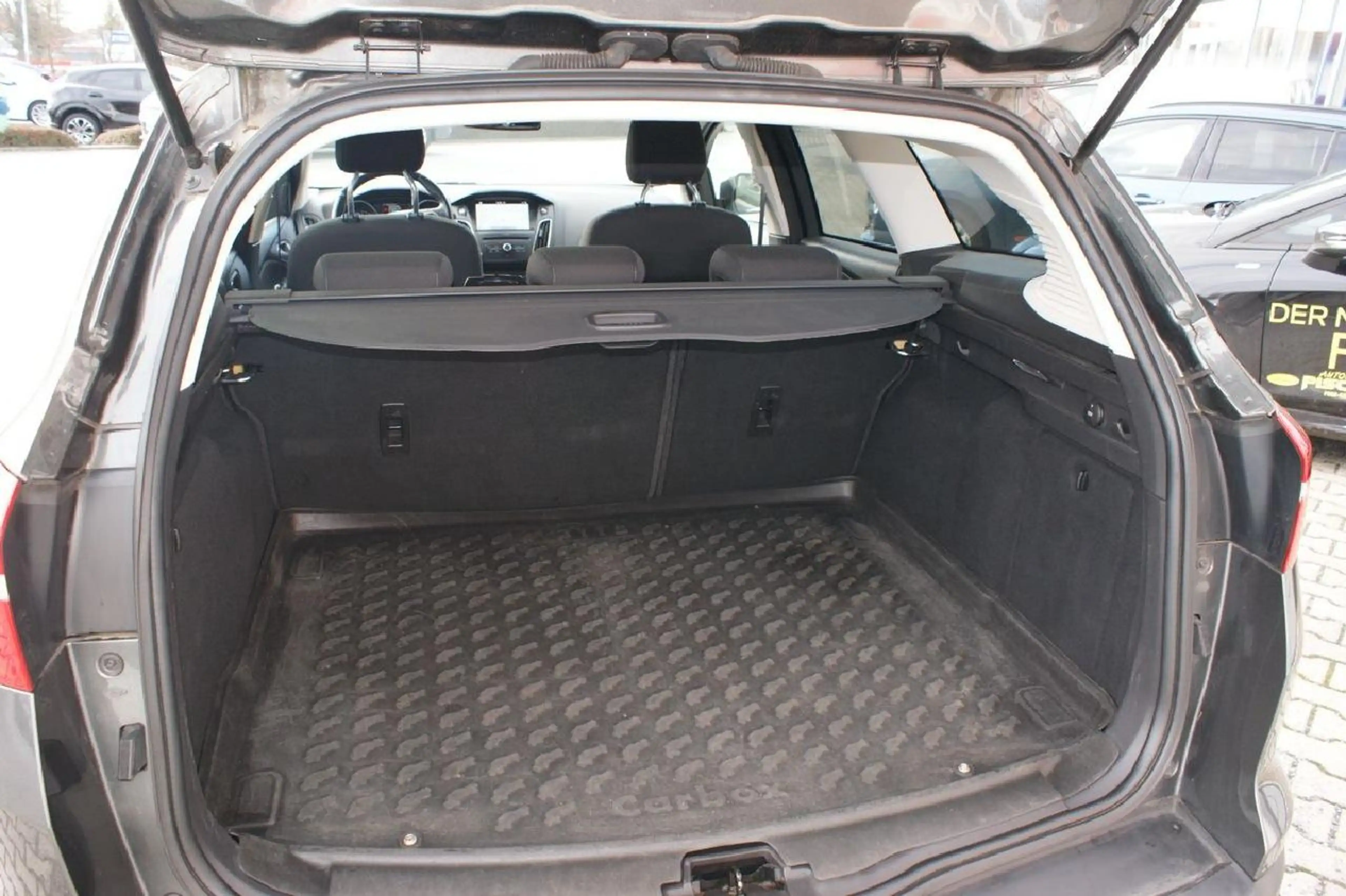 Ford Focus Titanium Navi Alu Xenon AHK — photo 8
