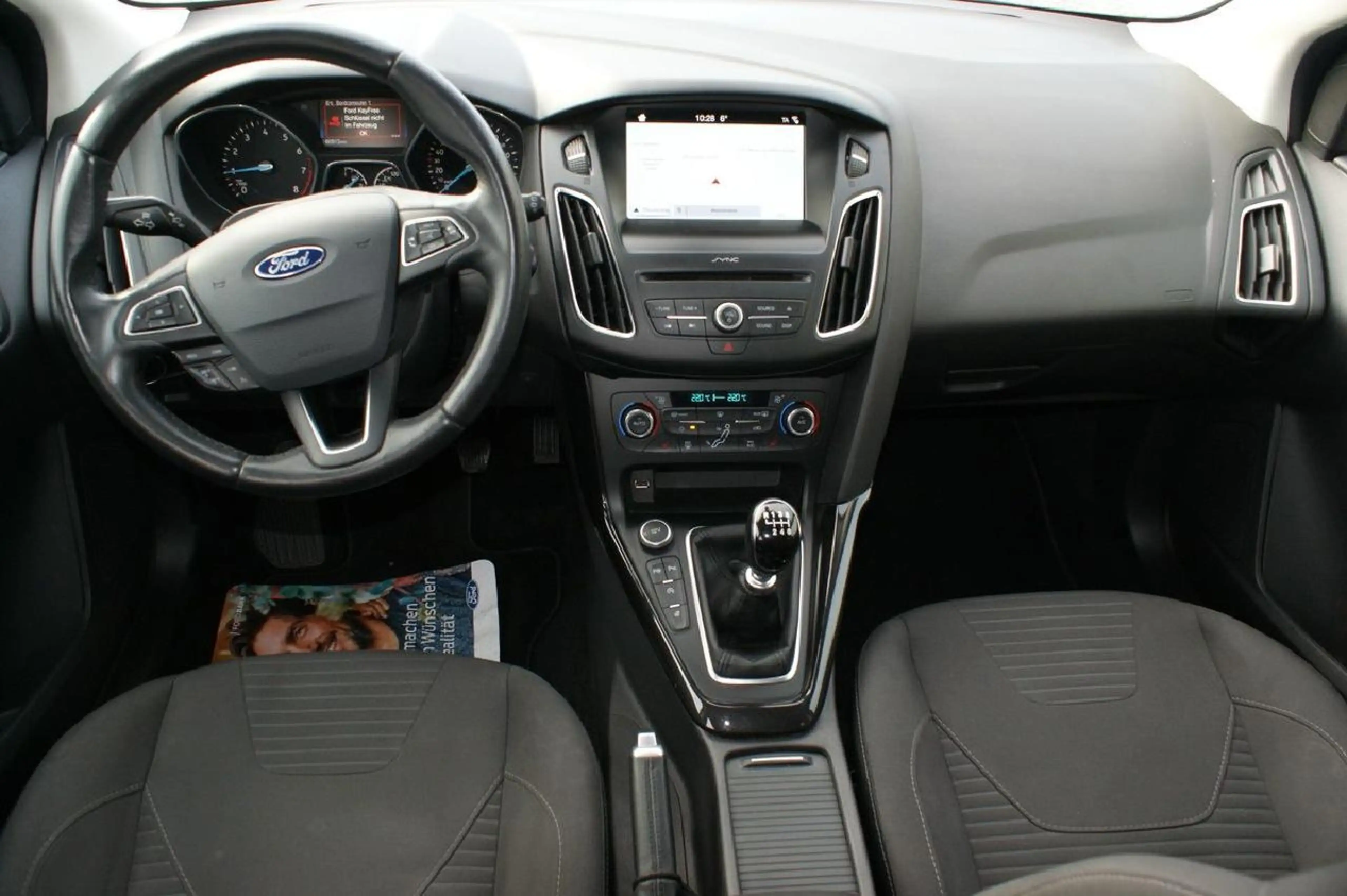 Ford Focus Titanium Navi Alu Xenon AHK — photo 9