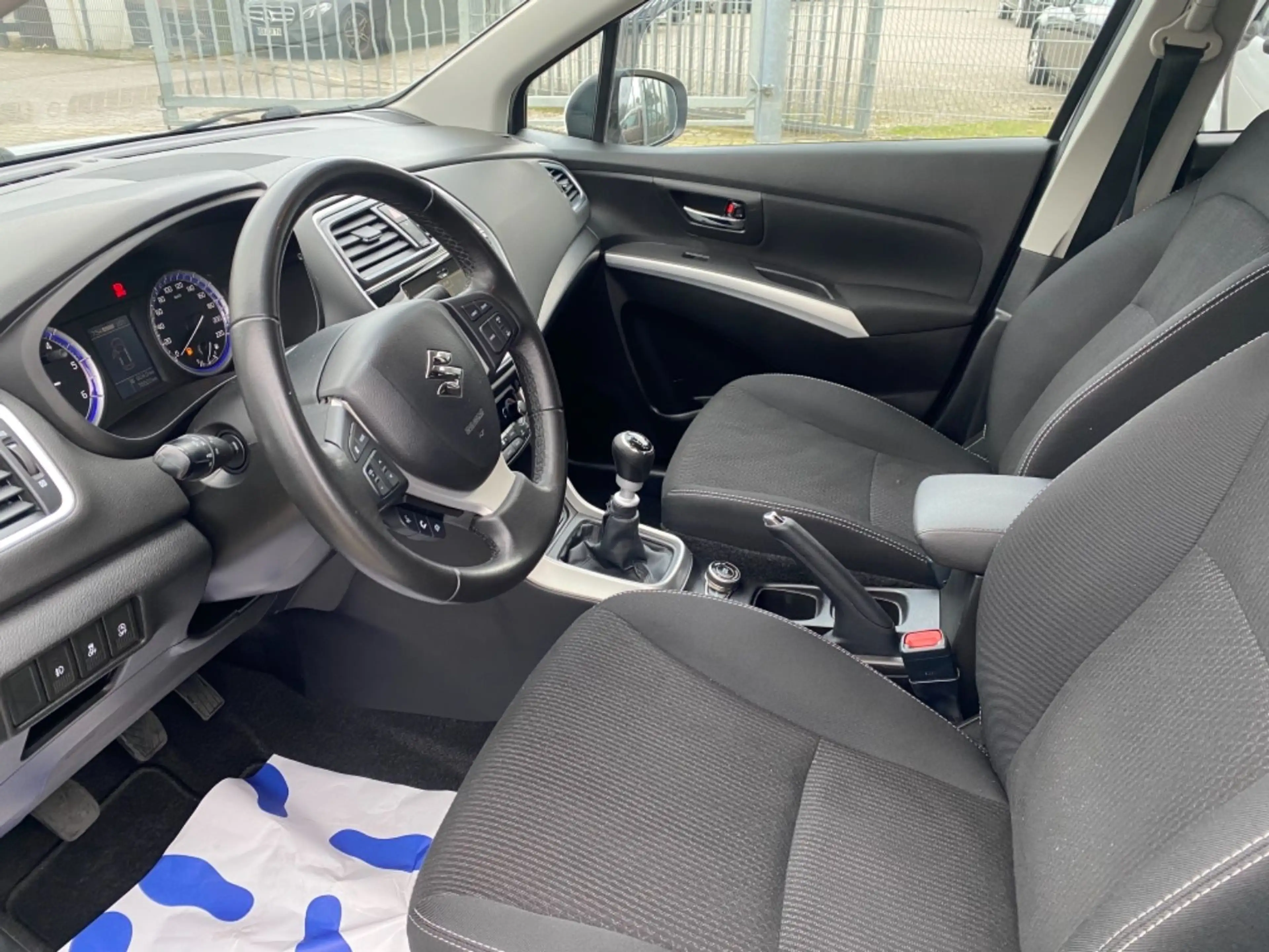 Suzuki SX4 S-Cross Limited+ 4x4 — photo 11