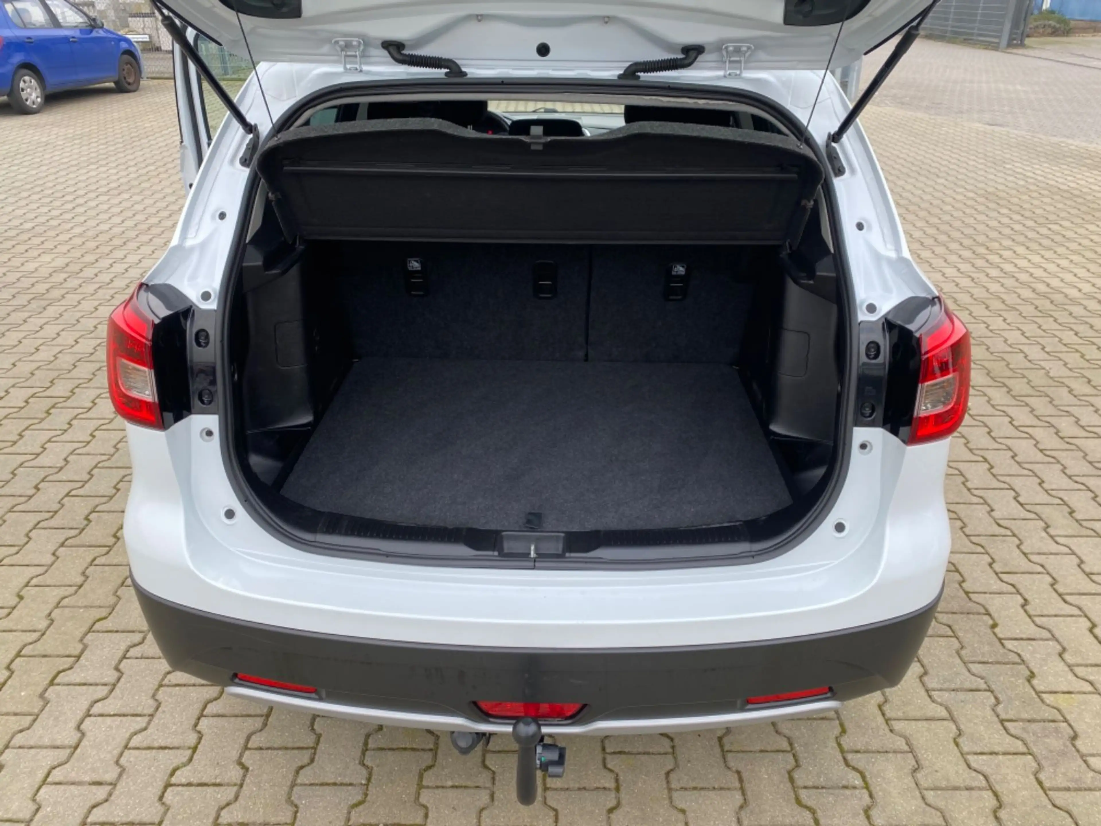 Suzuki SX4 S-Cross Limited+ 4x4 — photo 14