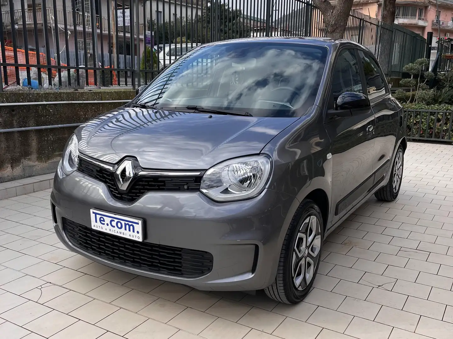 Renault Twingo 1.0 sce Intens 65cv Apple Led uff. Renault Grau - 1