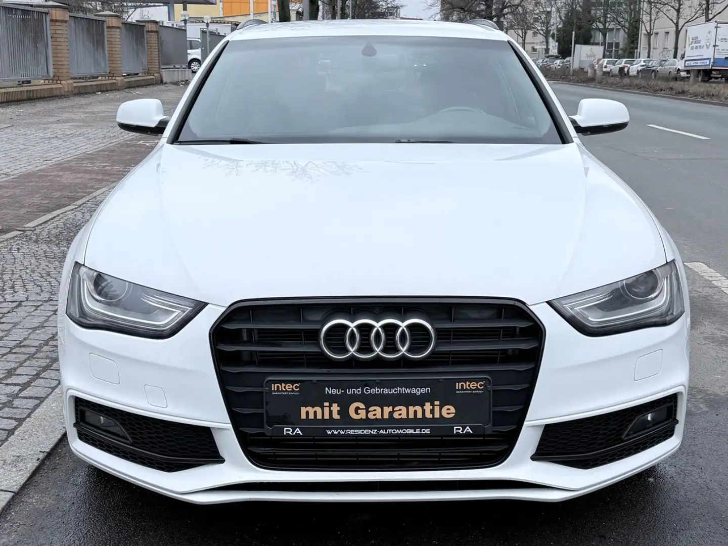 Audi A4 2.0 TDI AVANT S-LINE +AUTOMATIK+XENON+ Weiß - 2