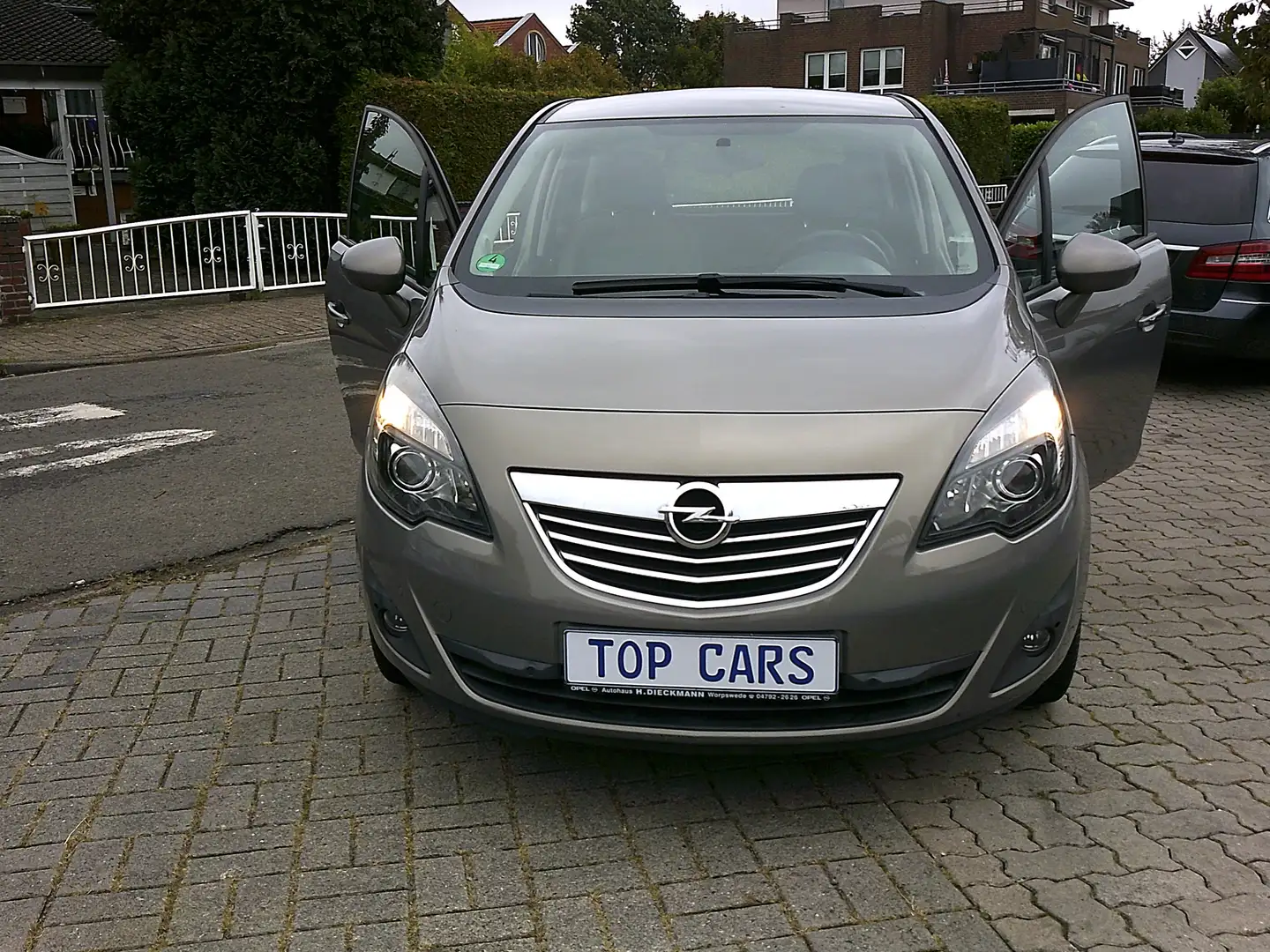 Opel Meriva Innovation Grau - 1