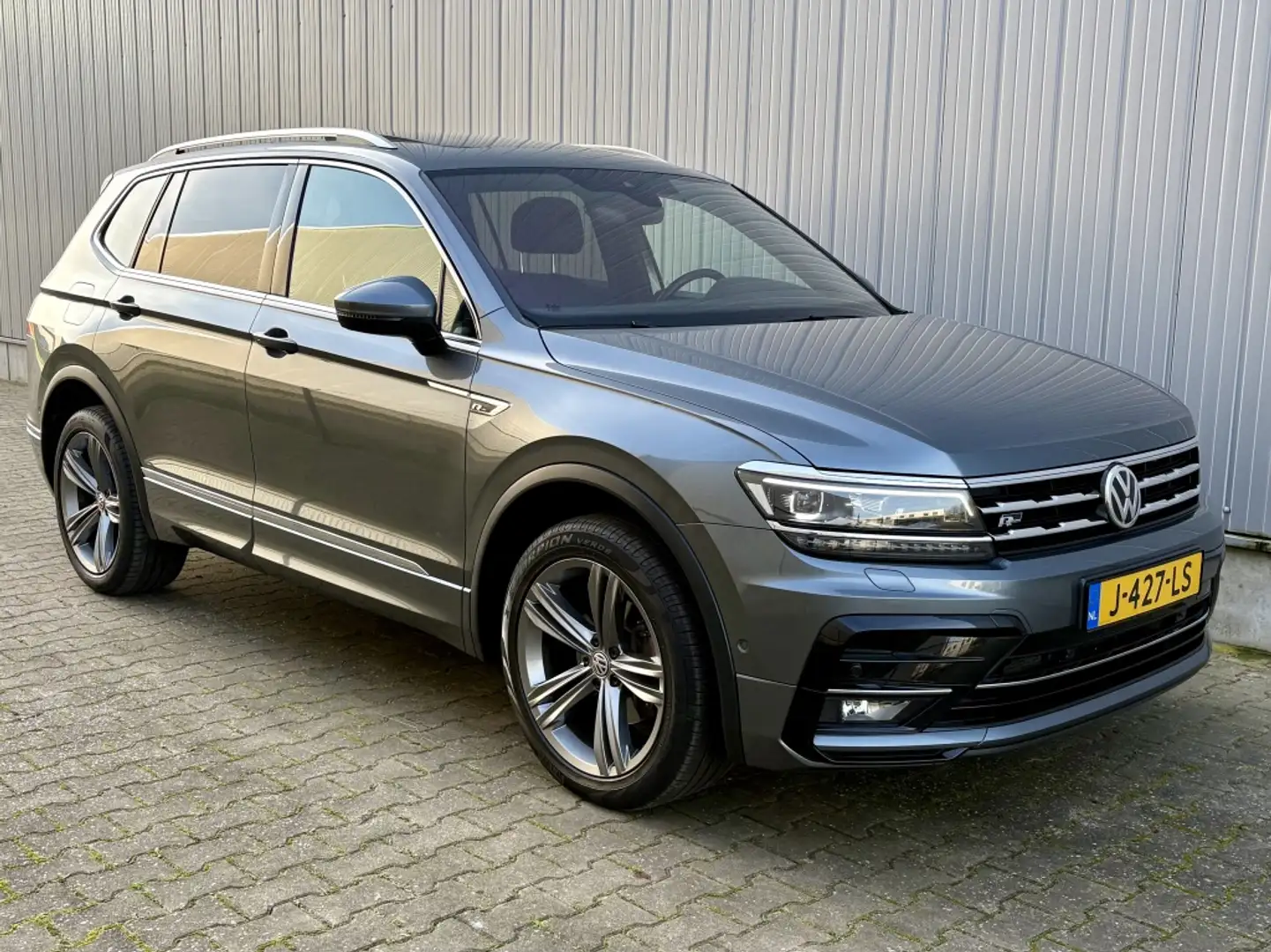 Volkswagen Tiguan Allspace 1.5 TSI AUT R-LINE 7PERS. PANODAK TREKHAAK Gris - 2