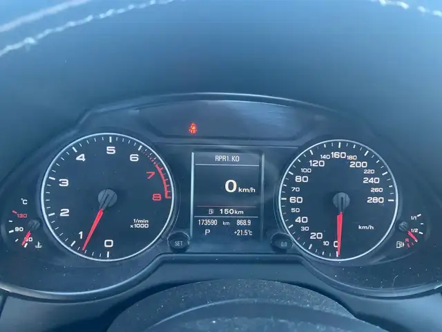 Audi Q5 view 6