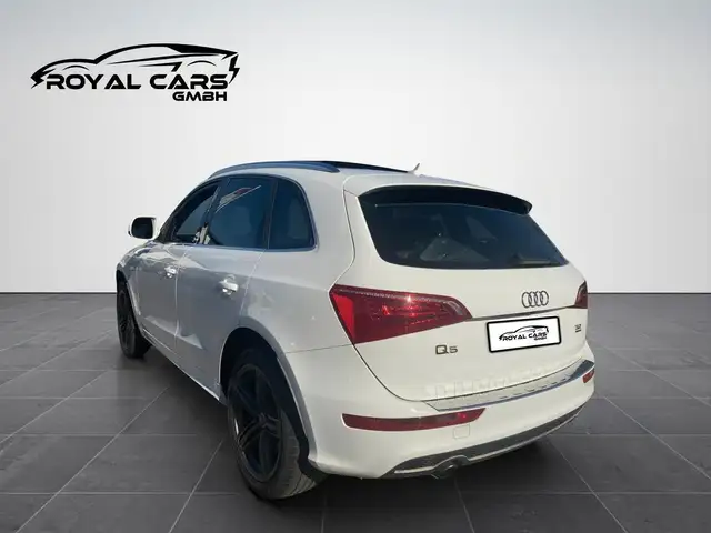 Audi Q5 view 3