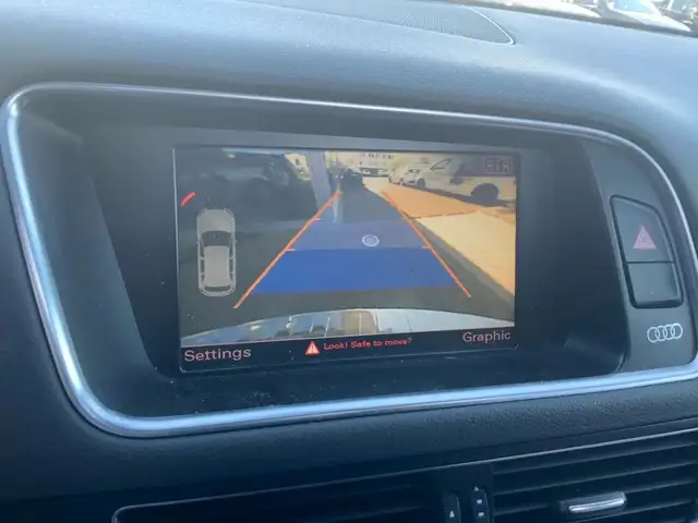 Audi Q5 view 8