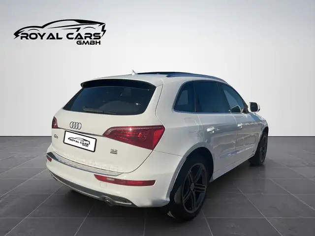 Audi Q5 view 4