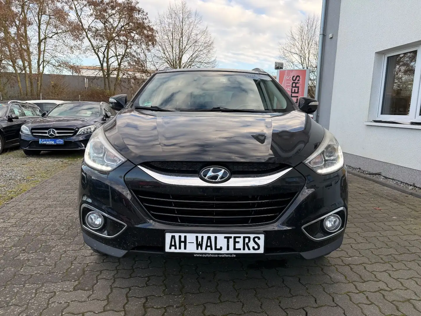 Hyundai iX35 Style AWD=Leder-Navi-AHK= Schwarz - 2