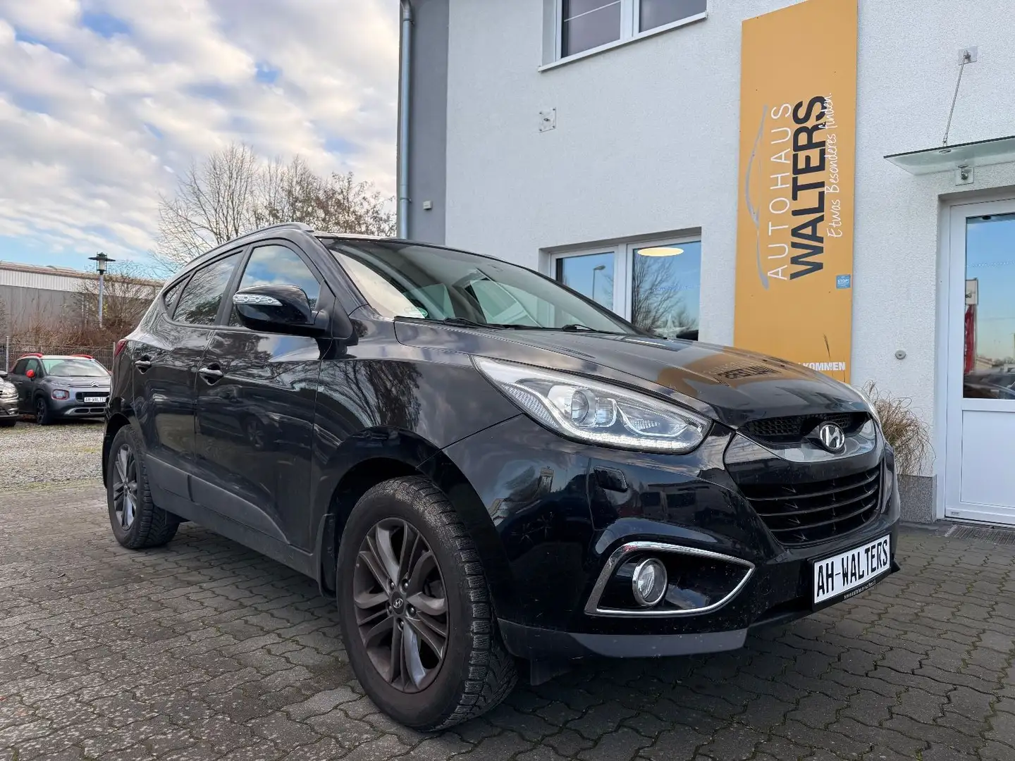 Hyundai iX35 Style AWD=Leder-Navi-AHK= Schwarz - 1