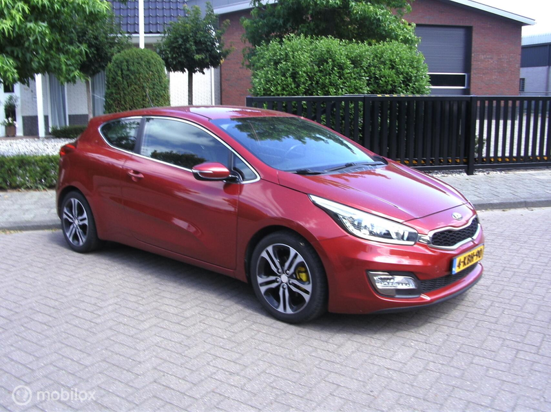 Kia ProCeed / pro_cee'd 1.6 GDI Business Pack — photo 4