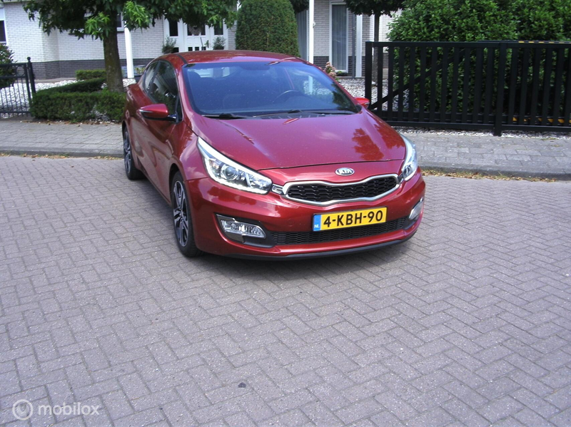Kia ProCeed / pro_cee'd 1.6 GDI Business Pack — photo 3