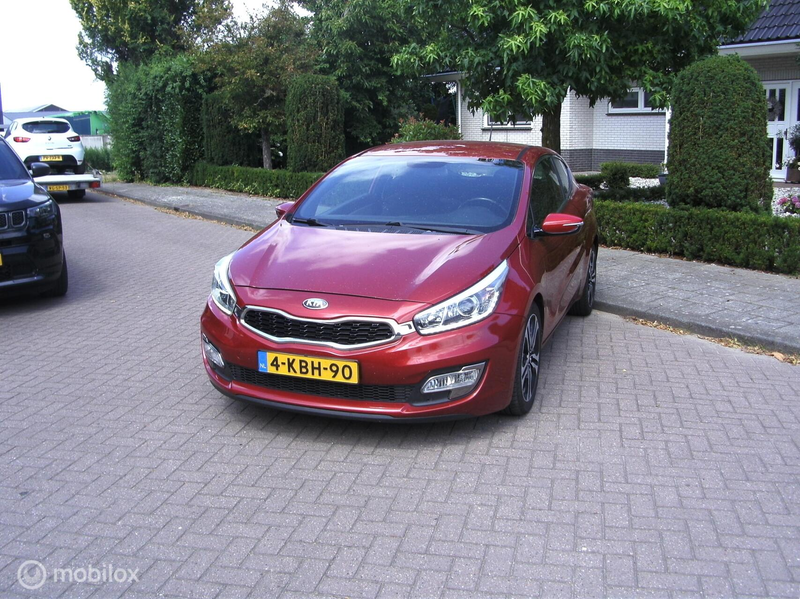 Kia ProCeed / pro_cee'd 1.6 GDI Business Pack — photo 2