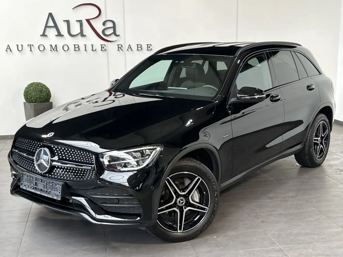 Mercedes-Benz GLC 300 4Matic AMG-Line NAV+LED+CARPLAY+KAMERA Zwart - 1