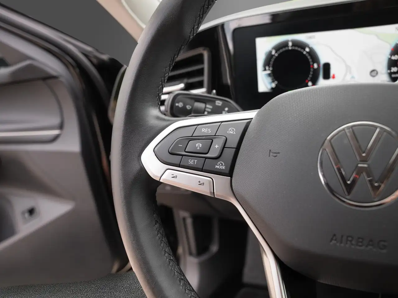 Volkswagen Passat AHK Sitzklima Head-Up DCC, миниатюра 17
