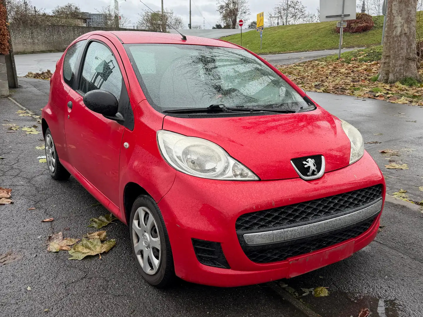 Peugeot 107 107 1.0i Urban Move Rood - 1