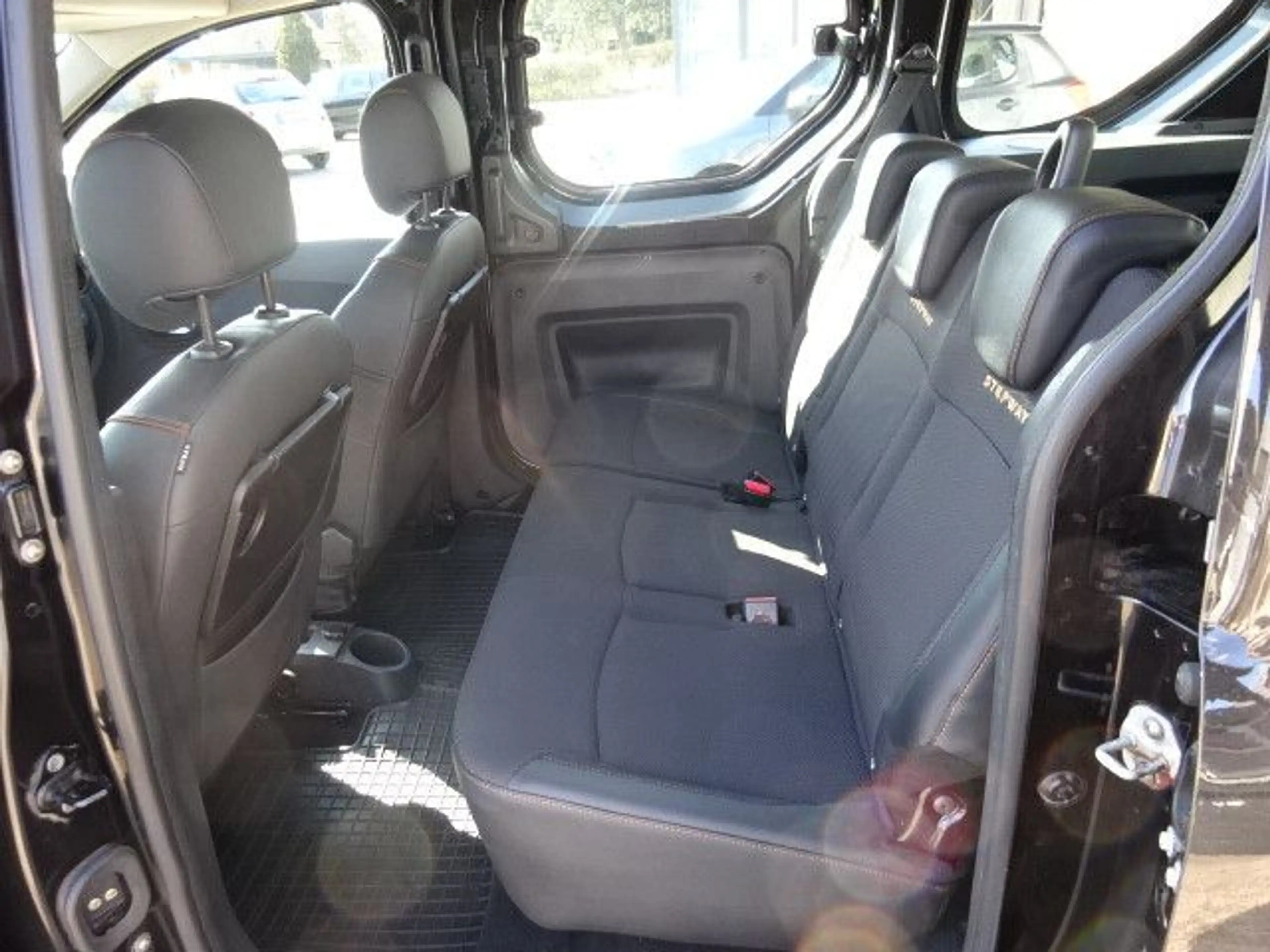 Dacia Dokker TCe 115 Stepway -Navi-Kamera-Sitzheizung — photo 11