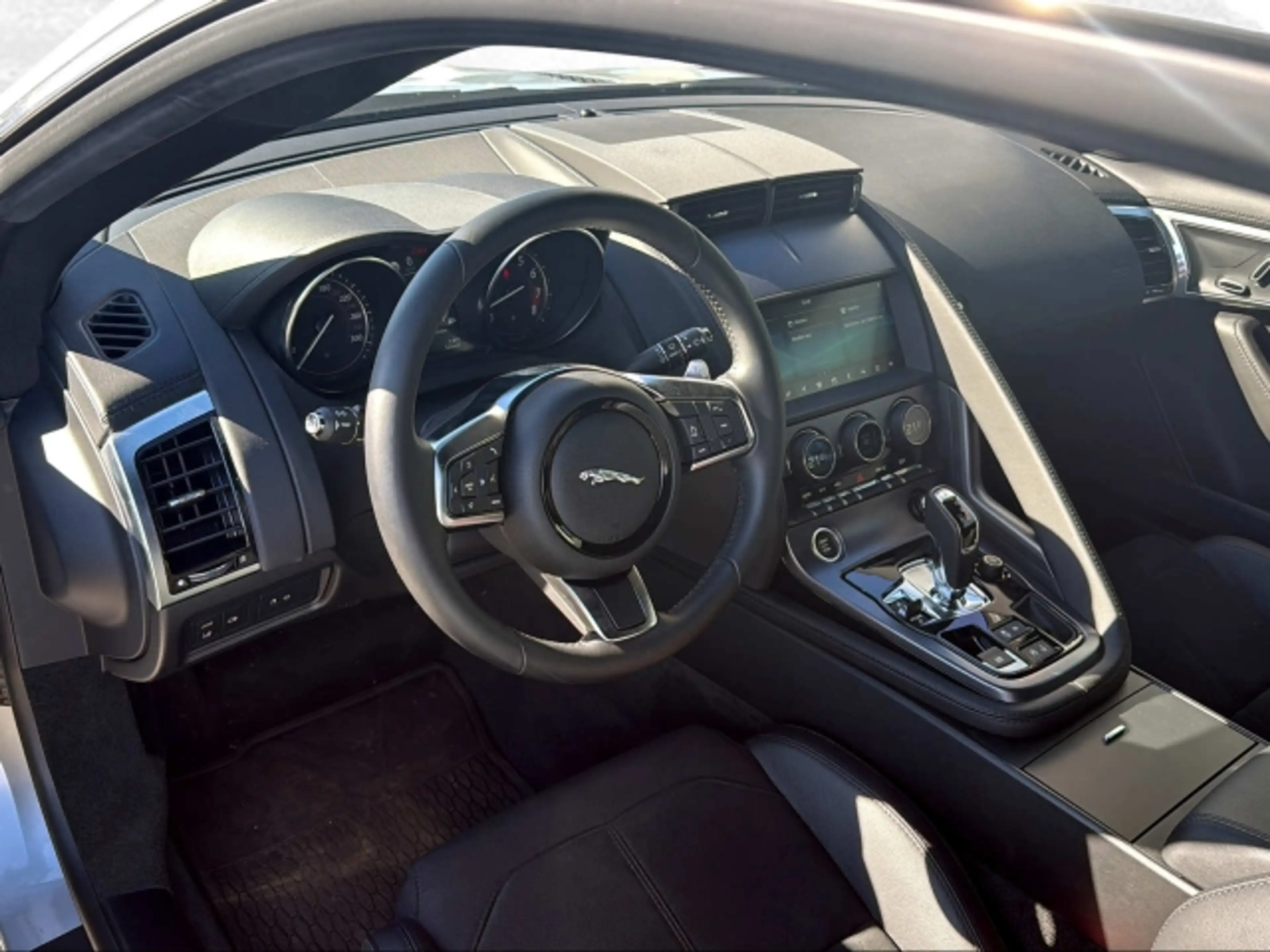 Jaguar F-Type Coupe P340 3,0 AT — photo 7