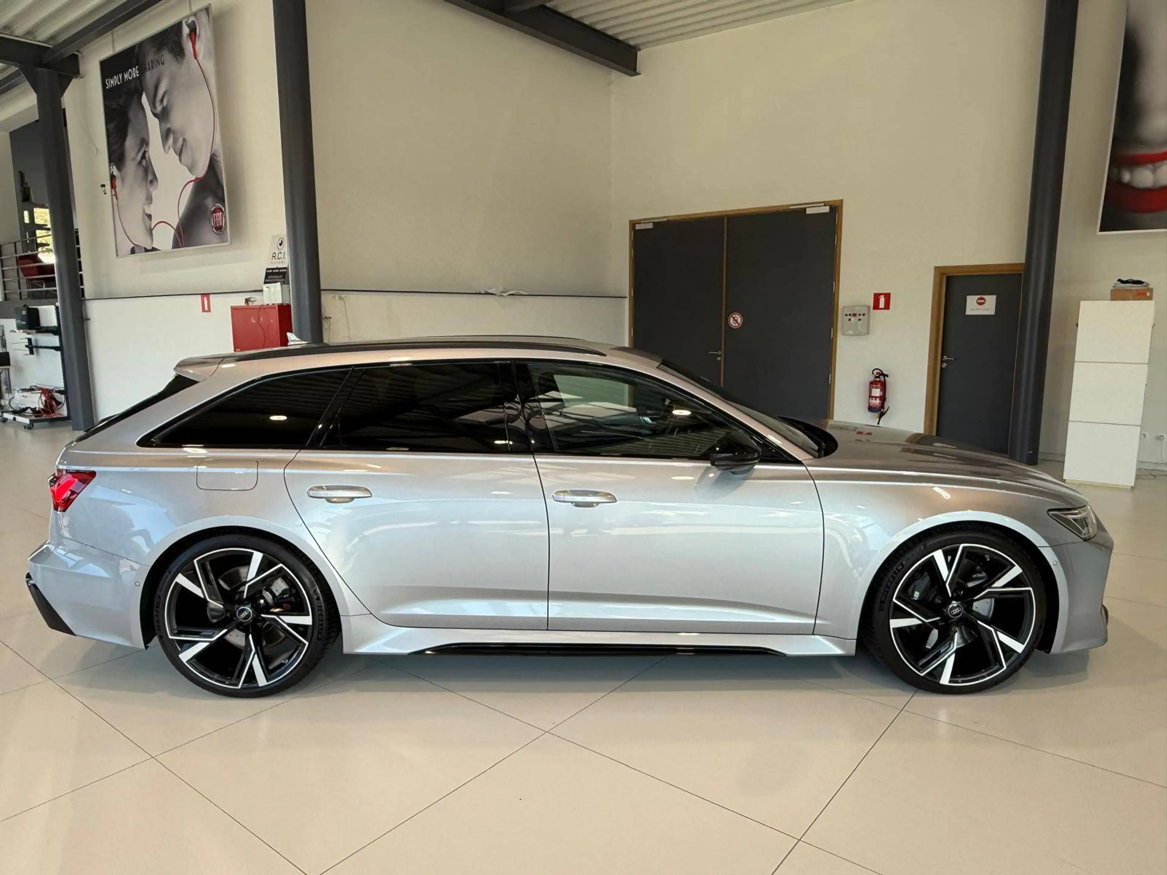 Audi RS6 RS6 Avant 4.0 V8 TFSI Quattro Tiptronic — photo 5