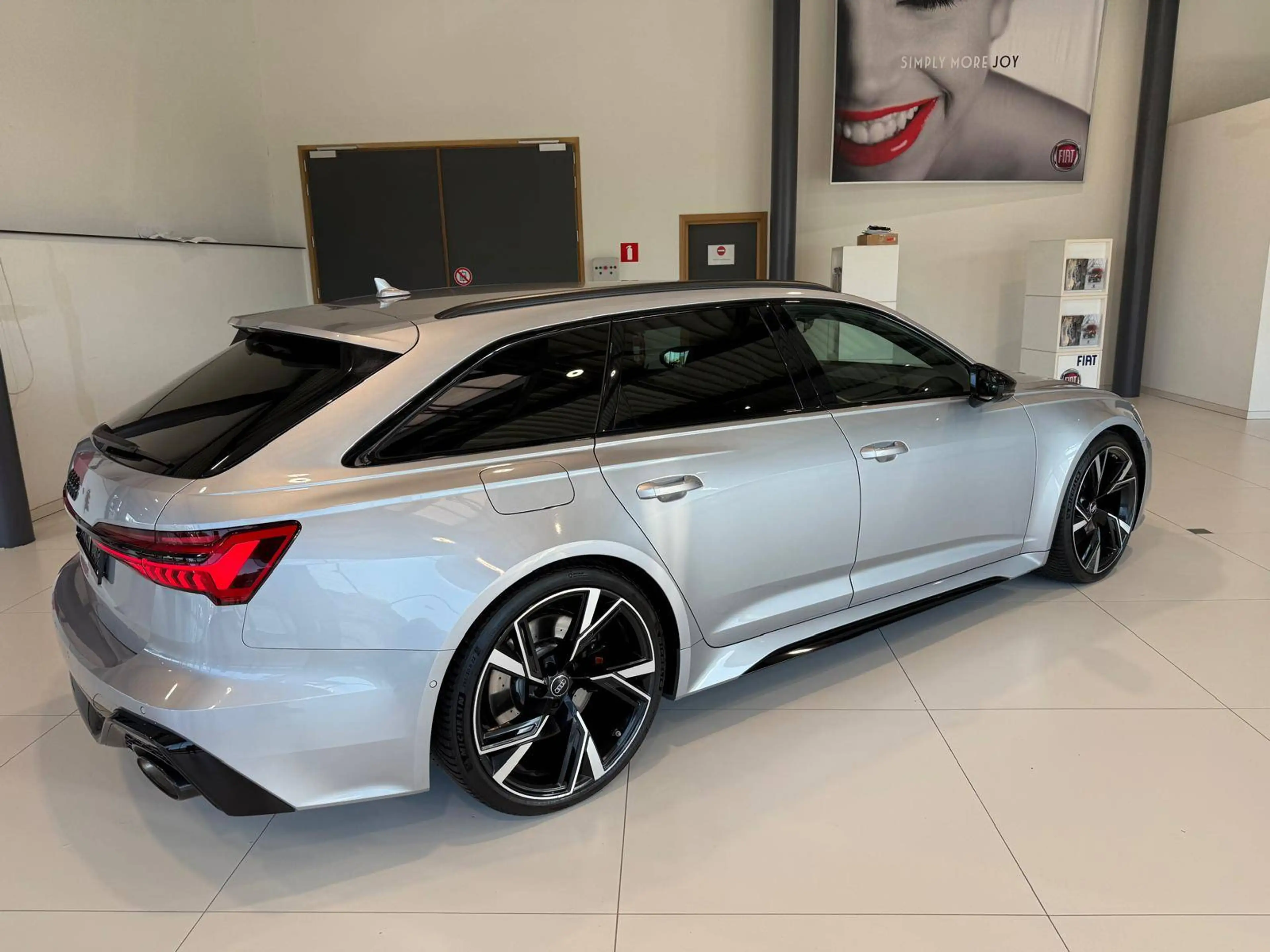 Audi RS6 RS6 Avant 4.0 V8 TFSI Quattro Tiptronic — photo 3